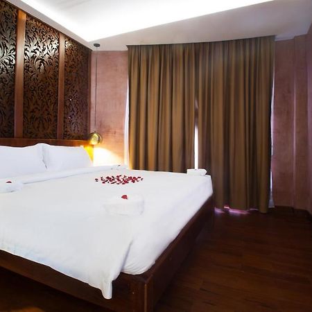Almond Hotel Bassac River Phnom Penh Exterior photo