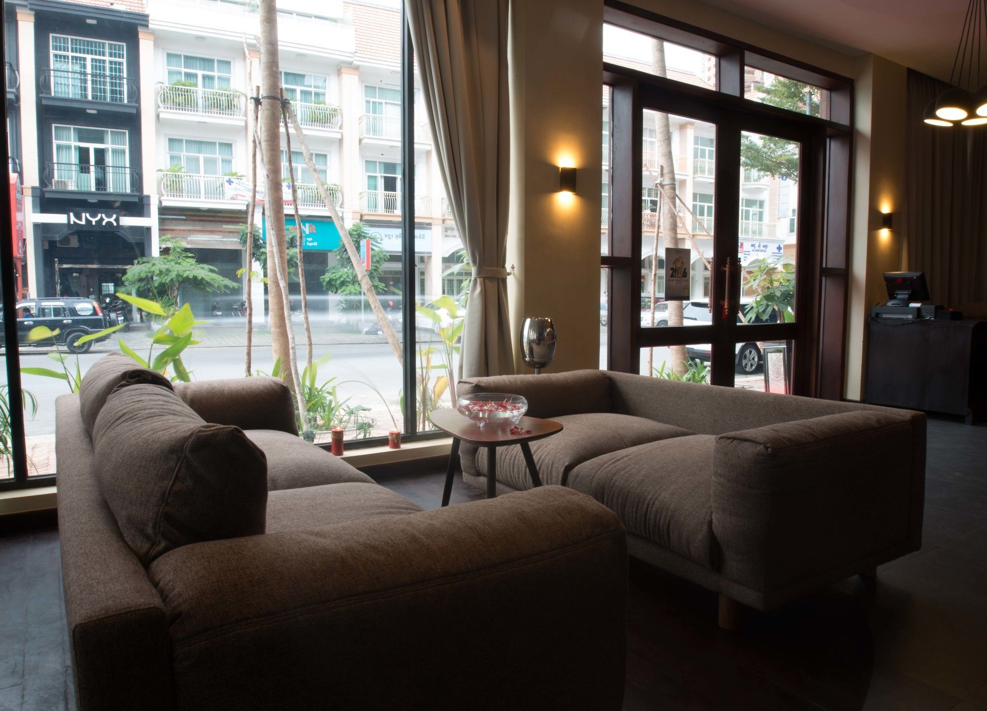 Almond Hotel Bassac River Phnom Penh Exterior photo