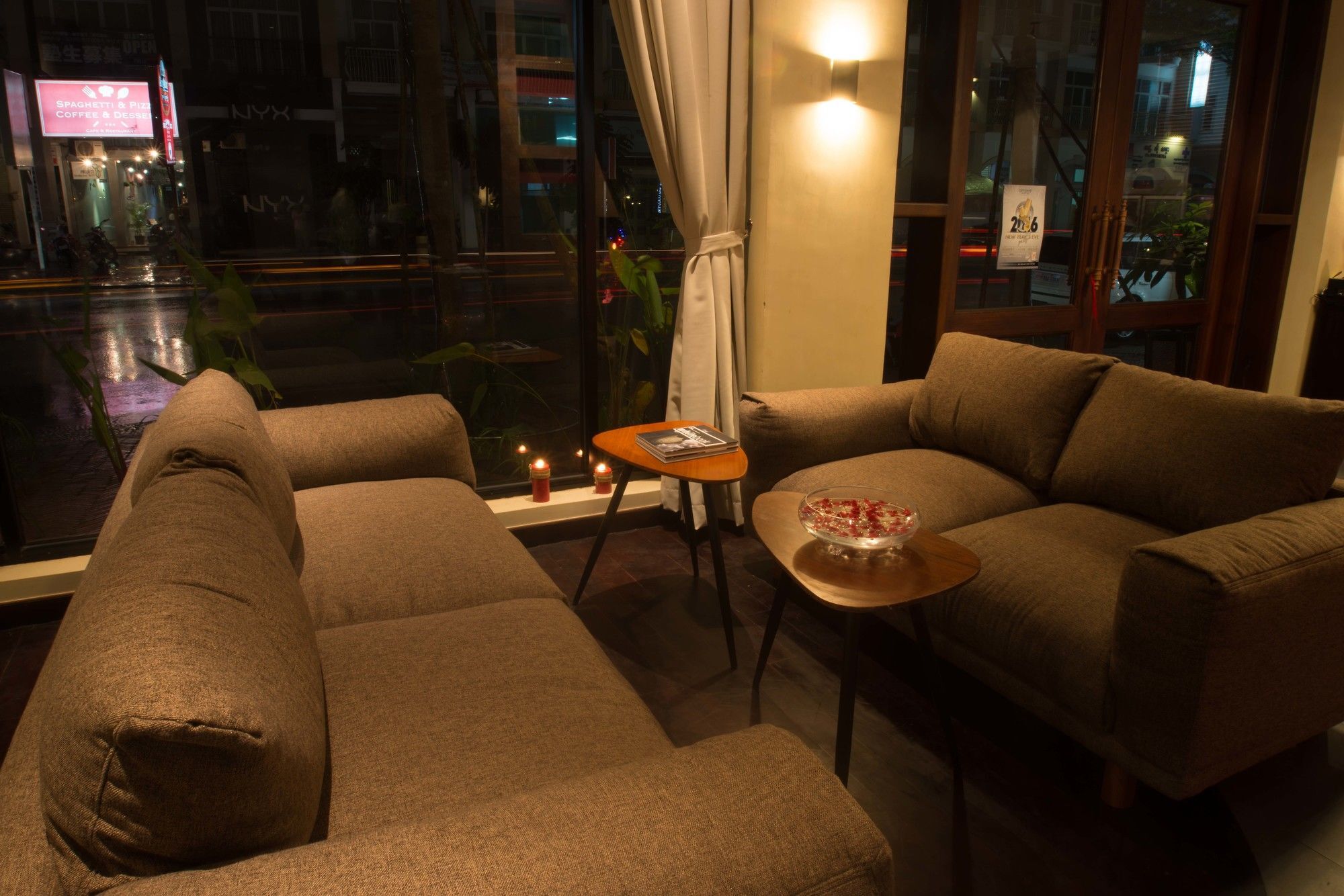 Almond Hotel Bassac River Phnom Penh Exterior photo