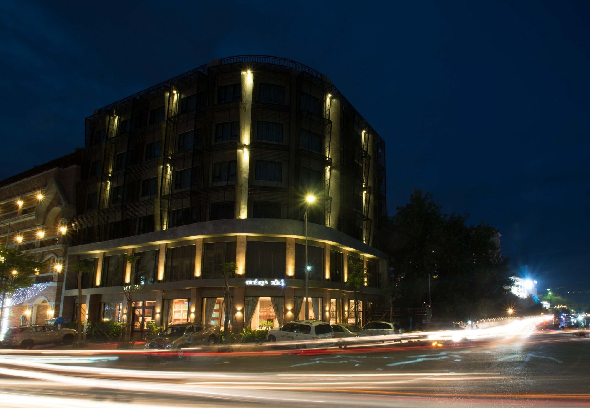 Almond Hotel Bassac River Phnom Penh Exterior photo