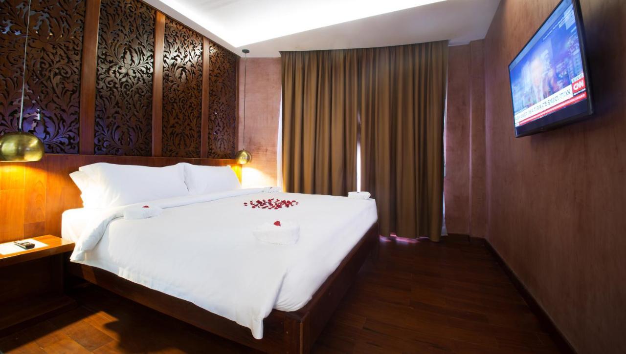 Almond Hotel Bassac River Phnom Penh Exterior photo