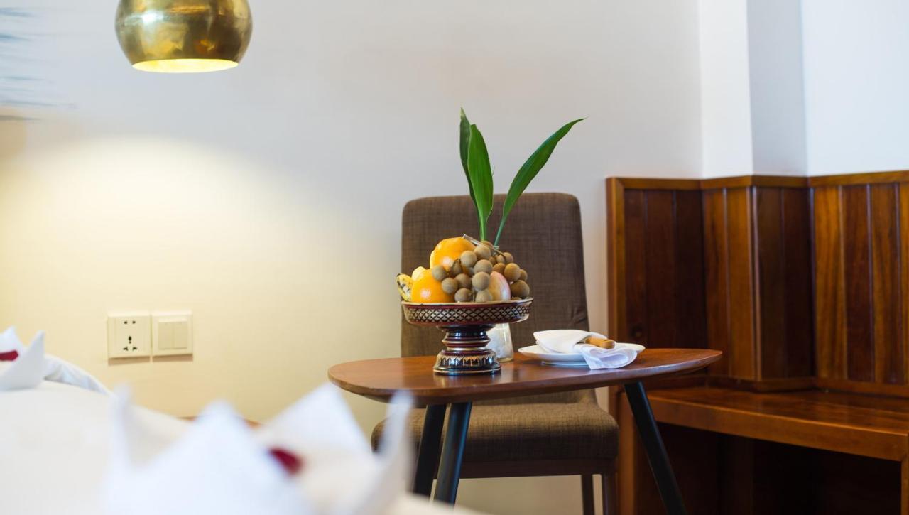 Almond Hotel Bassac River Phnom Penh Exterior photo