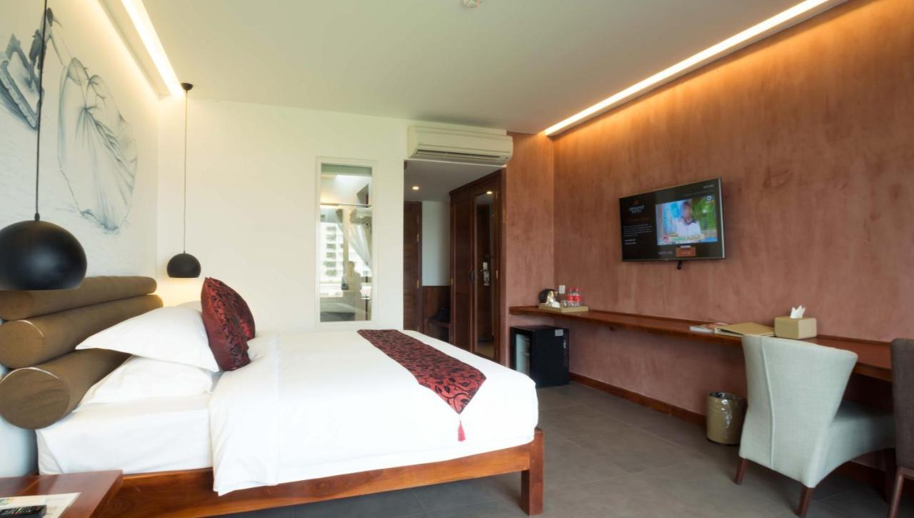 Almond Hotel Bassac River Phnom Penh Exterior photo