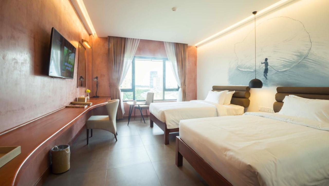 Almond Hotel Bassac River Phnom Penh Exterior photo