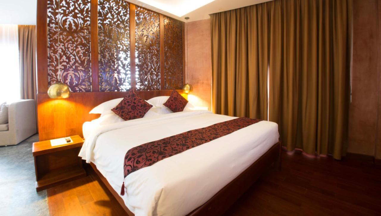 Almond Hotel Bassac River Phnom Penh Exterior photo